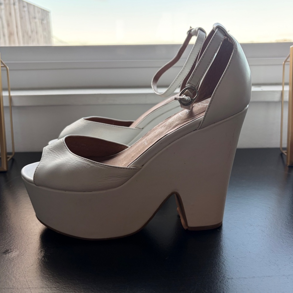 White Jeffrey Campbell Vintage Heels Size 8 - Picture 5 of 8